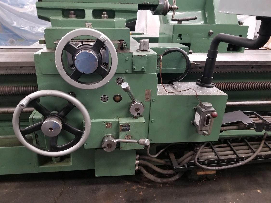 YUASA hollow spindle big bore lathe