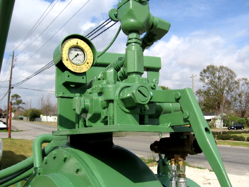 Foster Tong skid mounted bucking unit